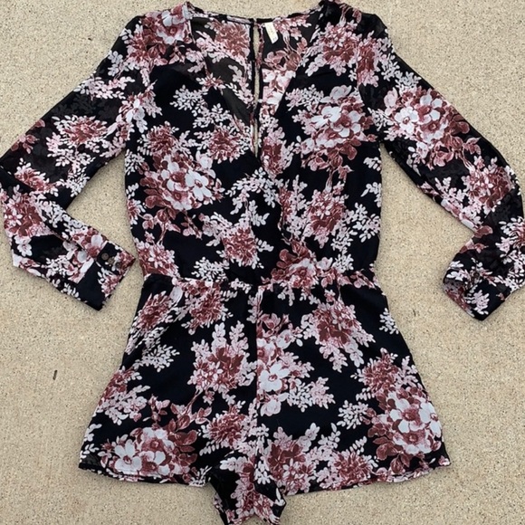 Free People long sleeve flowered romper - Picture 5 of 5